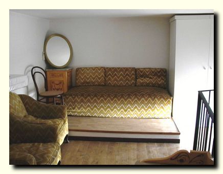 cos_balcony_smallbedroom