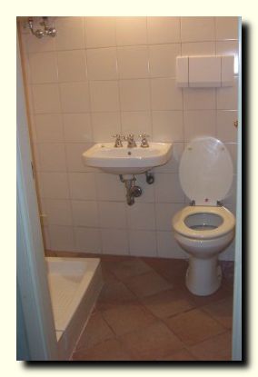 Farnese_bathroom