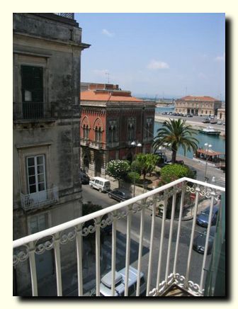 ortigia1_balcony