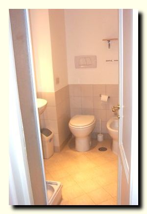 Seminario_bathroom