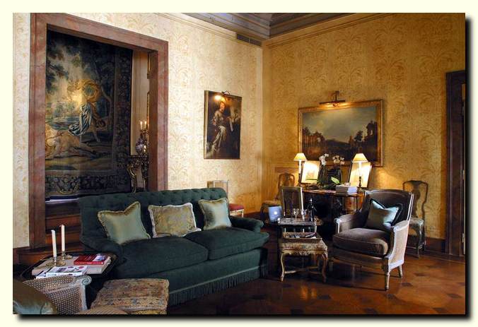 s_napo_goldroom_b