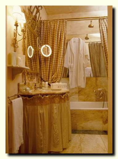 suite_n_bathroom