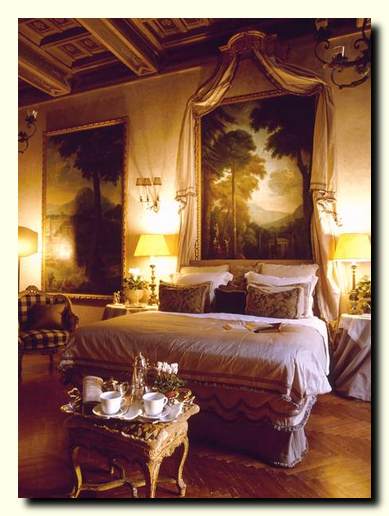 suite_n_bedroomnight