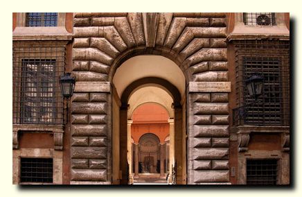 palazzo_ruspoli_entrance_door